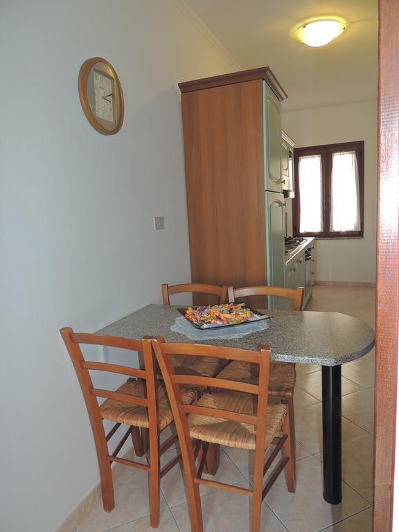 Apartments Baunei Szoba fotó