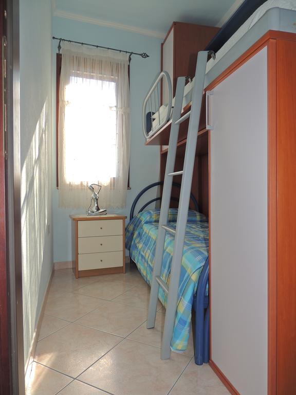 Apartments Baunei Szoba fotó
